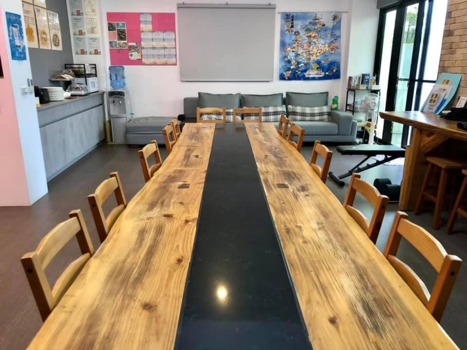 Travelers Hostel Манонг Екстериор снимка