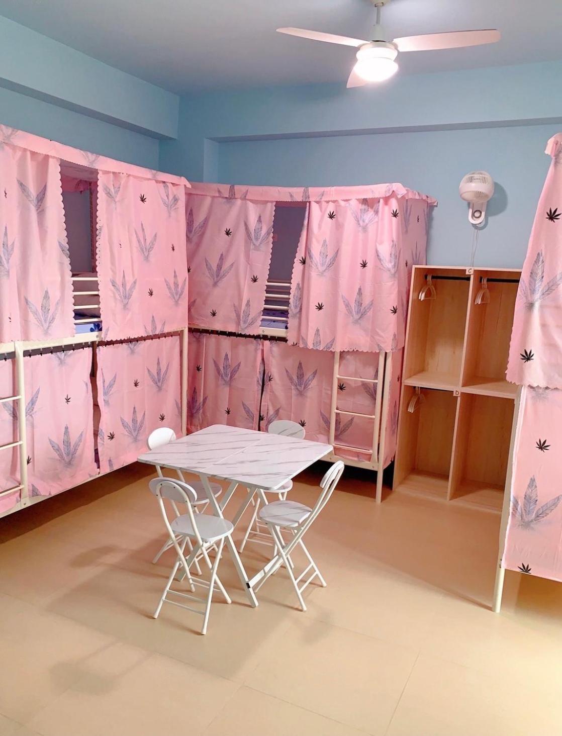 Travelers Hostel Манонг Екстериор снимка