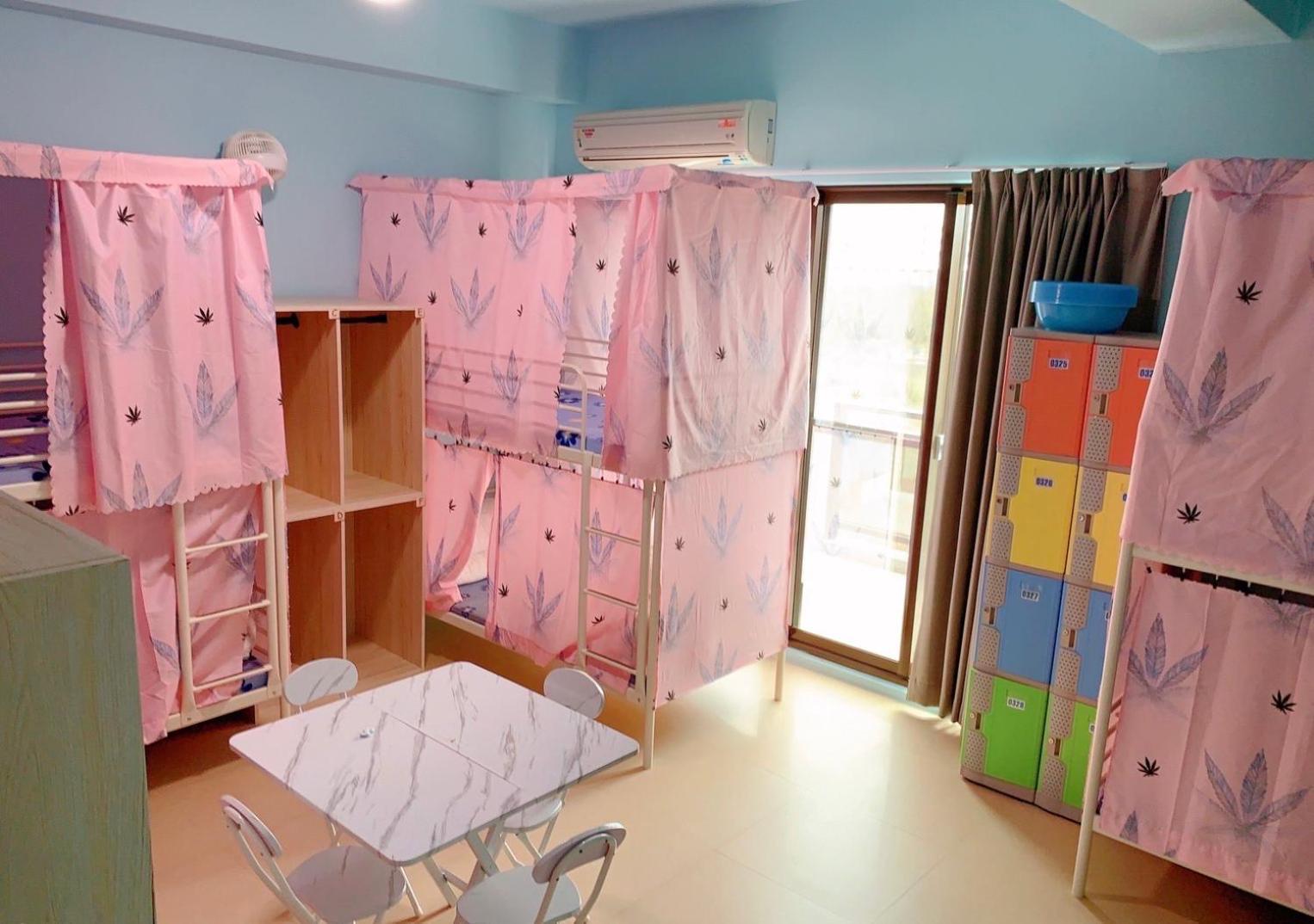 Travelers Hostel Манонг Екстериор снимка