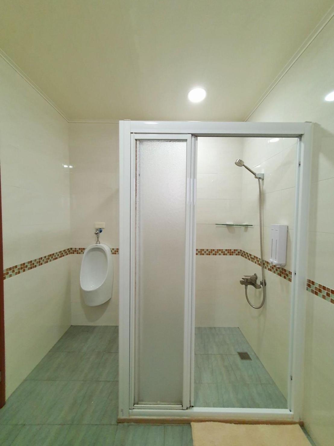 Travelers Hostel Манонг Екстериор снимка